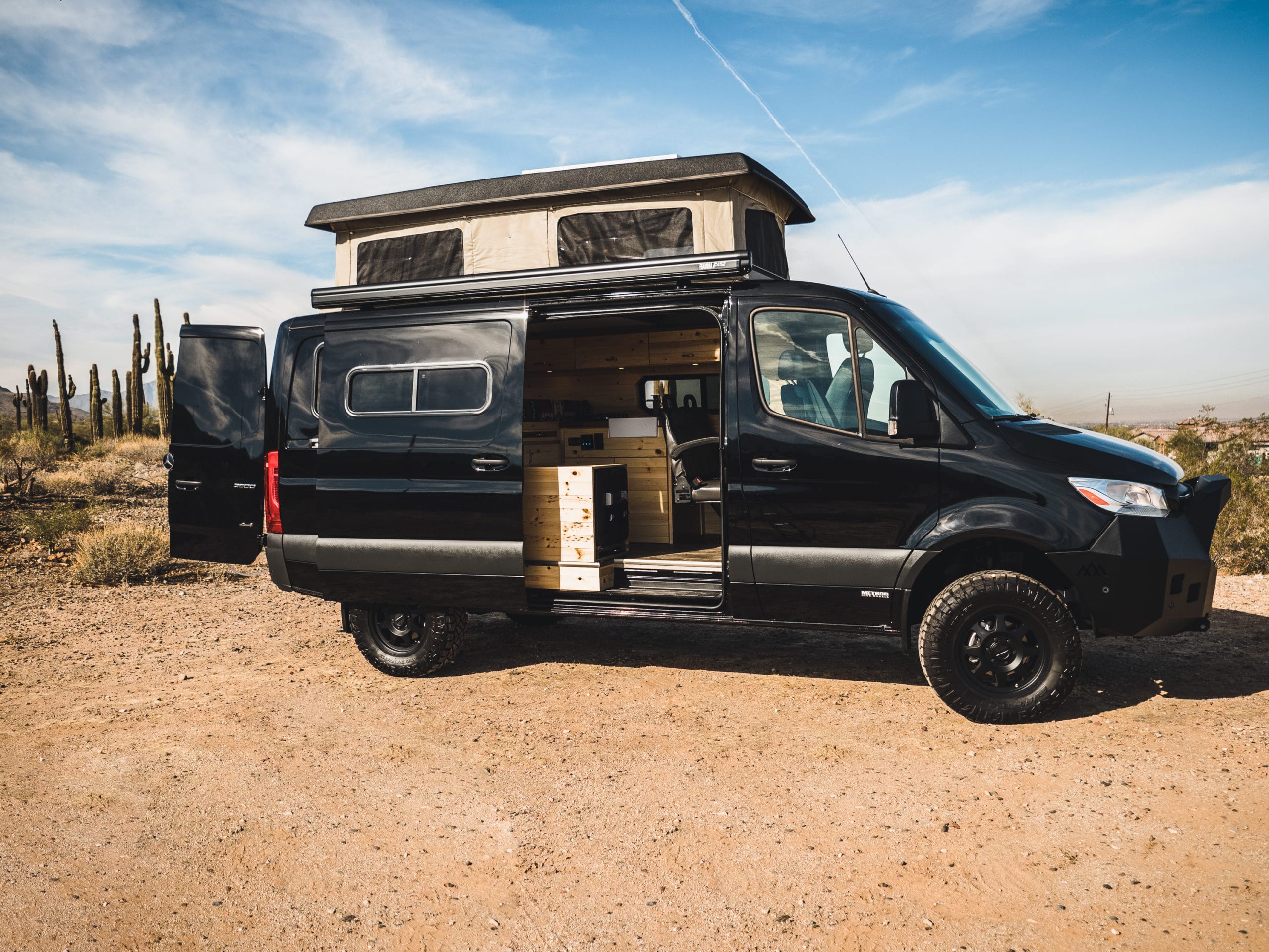 Menagerry Milieuvriendelijk Kamer Mercedes-Benz Camper Van, Custom Rooftop Tent | Tommy Camper Vans